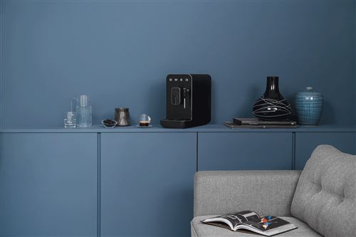 Máquina de Café Automática Smeg com Vapor Anni 50 - Preto