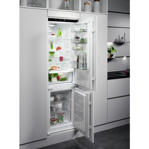 Frigorífico Combinado Encastrável AEG SCB818E8TS | 177,2x54,6x54,9 cm | 194 L | E | Branco