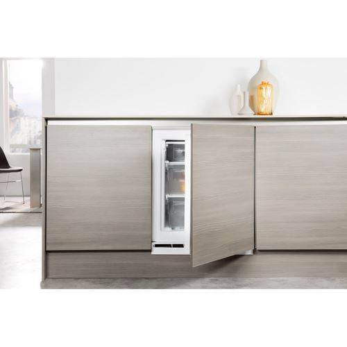 Arca Congeladora Vertical Encastrável Whirlpool AFB 8281 | 81,5x59,6x54,5 cm | 91 L | F | Branco