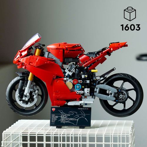 1541
