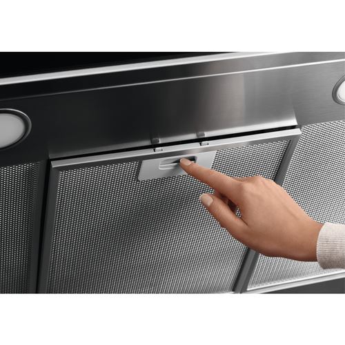 Exaustor Telescópico AEG DPE4941M | 90x29,8 cm | 600 m³/h | 68 dB | C | Aço inoxidável