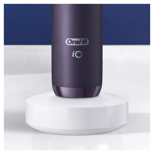 Escova de Dentes Elétrica  Oral-B iO 8S + Estojo de Viagem - Violeta