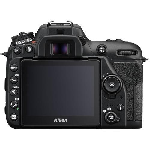 Máquina Fotográfica Reflex Nikon D7500 + AF-S DX 18-140mm f/3.5-5.6G ED VR
